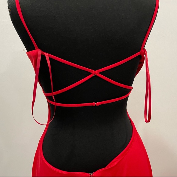 La Femme Strappy Back Jersey Gown Red Size 8 28567 - Picture 5 of 8